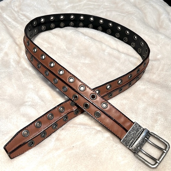 👖 VINTAGE GENUINE BROWN LEATHER SILVER & SILVER RIVETED BELT Women’s 36 - Picture 2 of 10